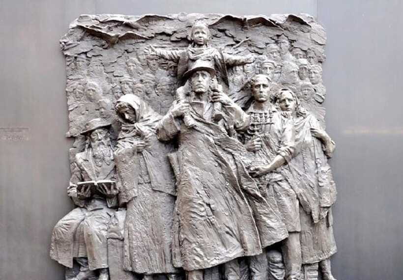 Shanghai: Jewish Ghetto and Shanghai Bund Private Tour - Transport, pickup, and the three-hour schedule