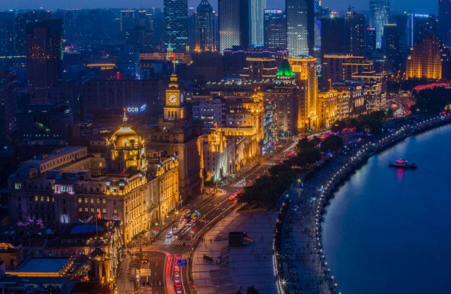 Shanghai: Night River Cruise Tour with Xinjiang Style Dining - Key points at a glance