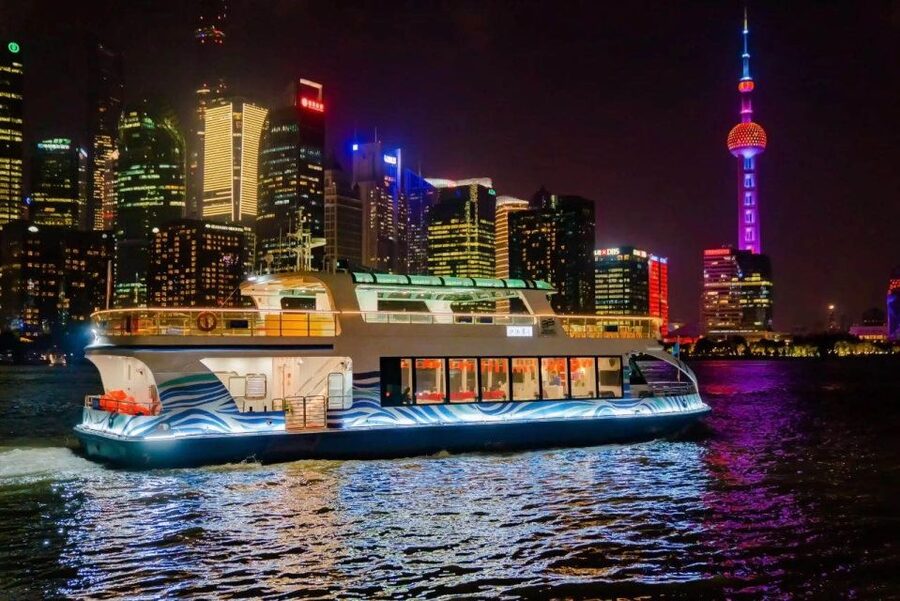 Shanghai: Night River Cruise Tour with Xinjiang Style Dining - Why Shanghai looks best from the Huangpu River