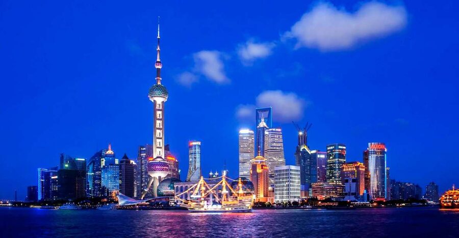 Shanghai: Night River Cruise Tour with Xinjiang Style Dining - Boarding the Huangpu River cruise