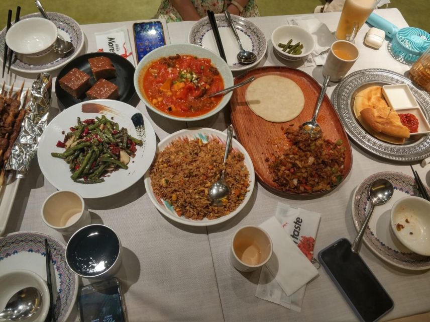 Shanghai: Night River Cruise Tour with Xinjiang Style Dining - What the meal means for different diets