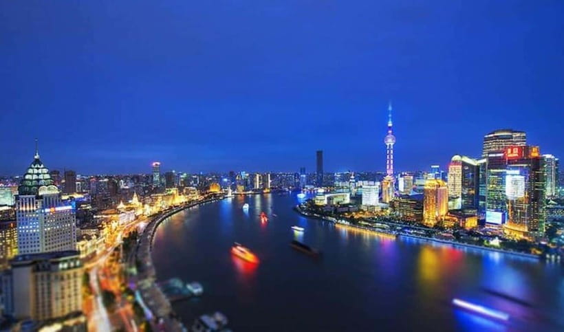 Shanghai Night River Cruise VIP Seat with Authentic Dinner - Dinner after the lights come on