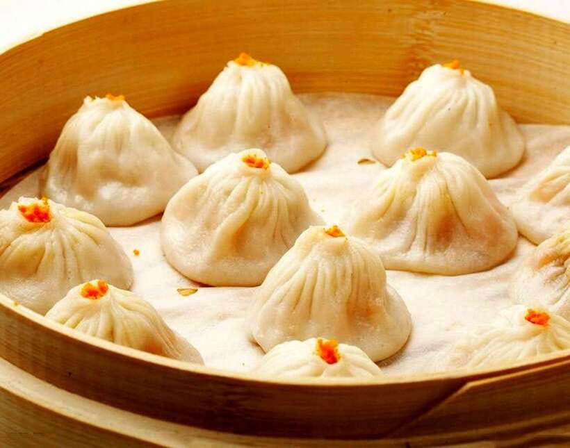Shanghai Night River Cruise VIP Seat with Authentic Dinner - Should you book the Shanghai night cruise and dinner?