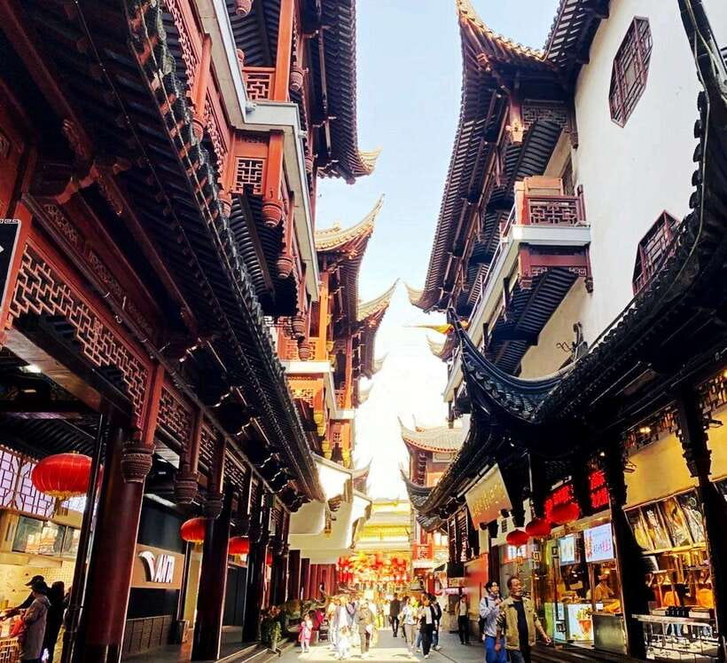 Shanghai One Day City Private Tour by German-Speaking Guide - The Jade Buddha Temple adds a quieter hour