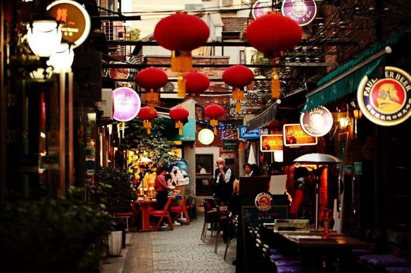 Shanghai One Day City Private Tour by German-Speaking Guide - The Bund gives you Shanghai in one view