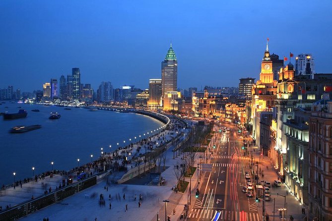Shanghai Private Night Tour with Huangpu River Cruise, the Bund and Xintiandi - The Huangpu River cruise, about 50 minutes on the water