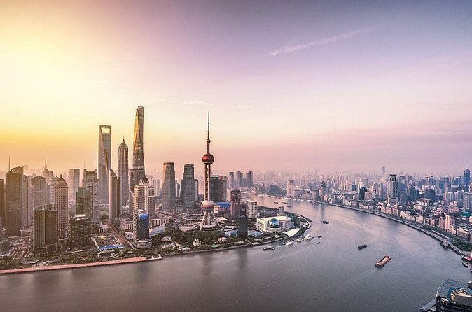 Shanghai Private Tour with River Cruise, Shanghai Tower, and Lunch or Dinner - Shanghai Tower and the city from 632 meters