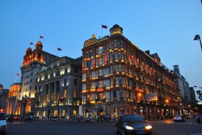 Shanghai Private Tour with River Cruise, Shanghai Tower, and Lunch or Dinner