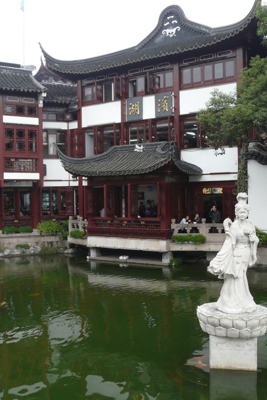 Shanghai: Private Walking Tour with a Local - Who will get the most from this walk