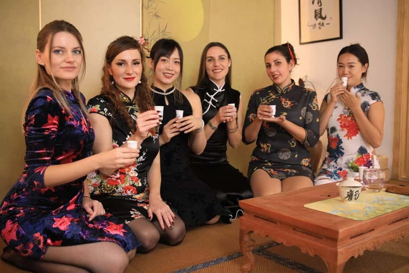 Shanghai: Song Dynasty Tea Ceremony Experience - The setting, utensils, and visual details