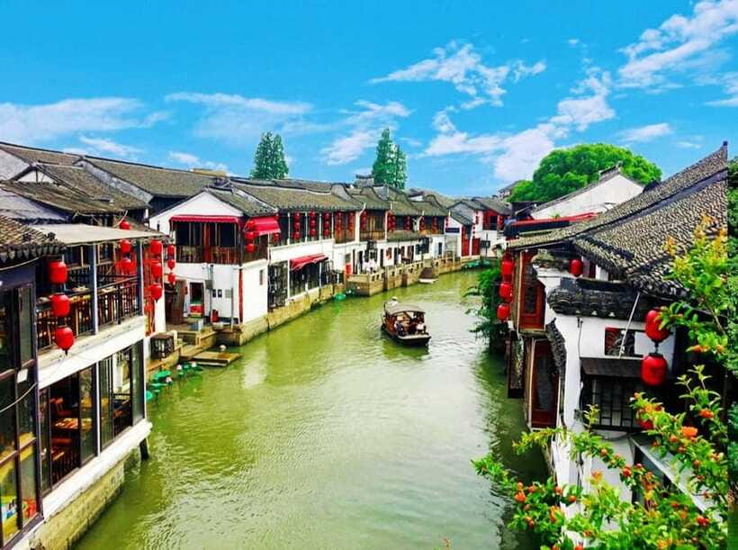 Shanghai: Zoo and Zhujiajiao Water Town Tour with Boat Ride - Should you book the Shanghai Zoo and Zhujiajiao tour?