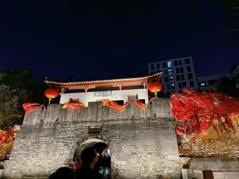 Shenzhen：8h City Walk & Future Experience Highlights Trip - The modern city: Diwang Building and Ping An Finance Center