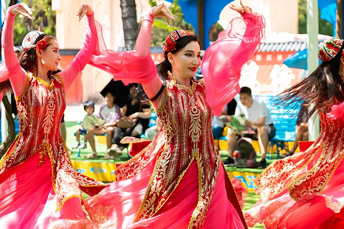 Shenzhen Day Tour from Hong Kong: Classic & Modern with Pickup - Dongmen Old Street for food and local shopping