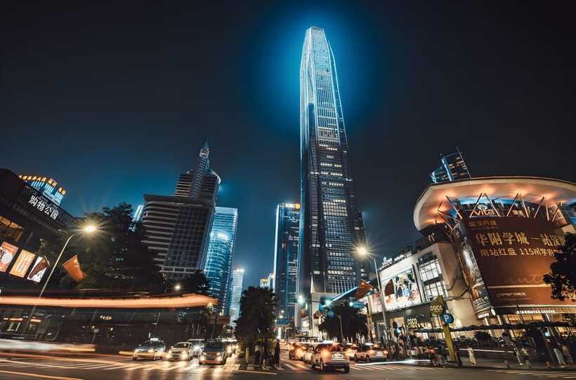 ShenZhen: Tallest Building with Luxury Meal on Highest Floor - A luxury seafood meal at the top