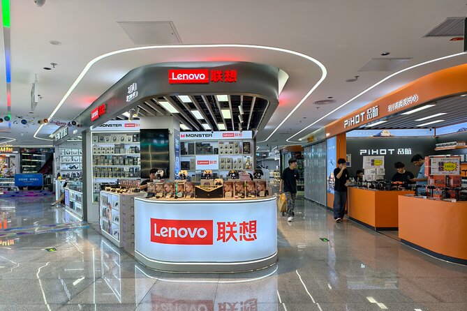 Shenzhen Tech Tour: Explore the Future - The third hour: flagship stores and working demonstrations