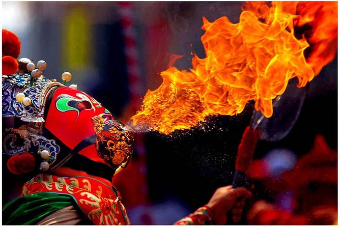 Sichuan Culture Opera Show in Chengdu - Why Sichuan Opera works so well for a first night in Chengdu