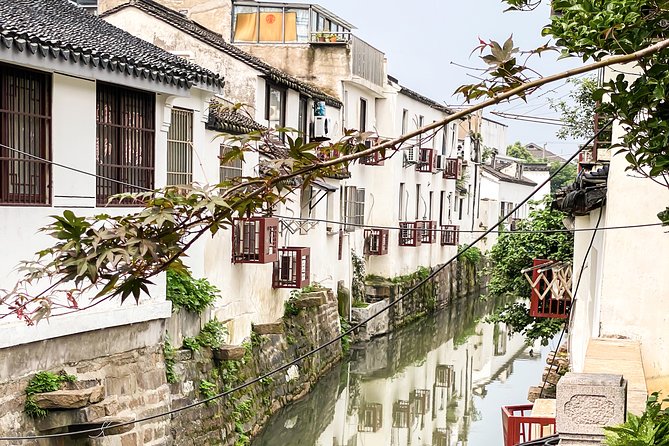 Suzhou Alleyway Walking Food Tour - Why the cultural stops improve the food tour