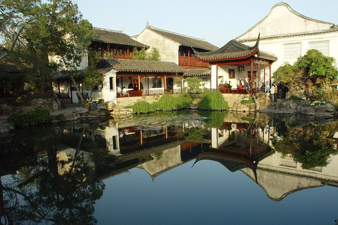 Suzhou Day Tour from Shanghai to Classical Garden, Tongli Water Town - The guide can make or break the day