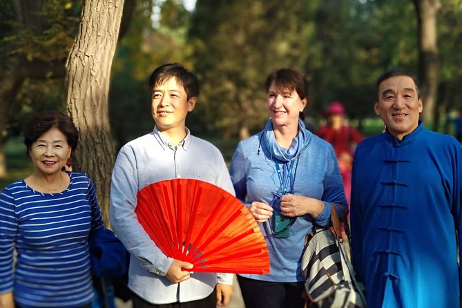 Temple of Heaven and Tai Chi Tour - Learning with a local master