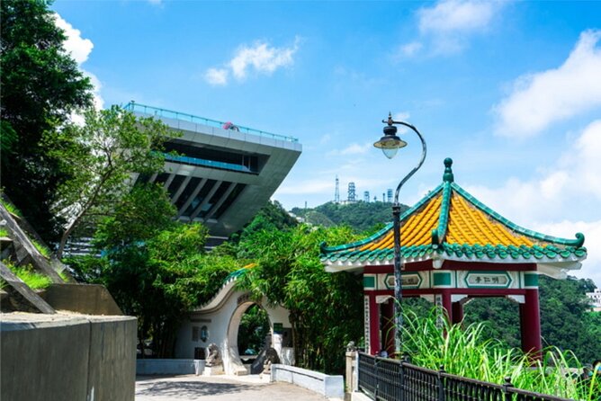 Top-Rated Hong Kong Tour: Peak Tram, Dim Sum & Cultural Sights - Man Mo Temple offers the most atmospheric cultural stop