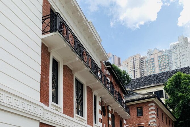 Top-Rated Hong Kong Tour: Peak Tram, Dim Sum & Cultural Sights - Tim Ho Wan is a filling finish, but choose the food option carefully