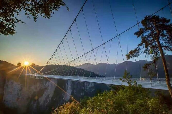 Top Zhangjiajie Mini Group Tour: Glass Bridge & Tianmen Mountain - Two Zhangjiajie icons in one long day