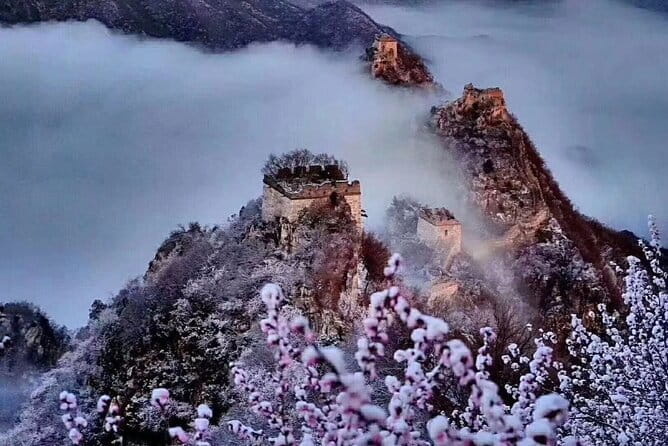 VIP Hiking Adventure Tour for Jiankou Great Wall - The downhill route and the change toward Mutianyu