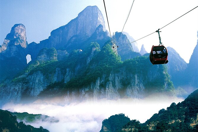 VIP Mini Group:Avatar Mountains & Tianmen Mountain & Glass Bridge - Tianmen Mountain and the 7,500-meter cable car