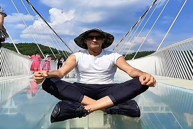 VIP Mini Group:Avatar Mountains & Tianmen Mountain & Glass Bridge - What the small group and guide add