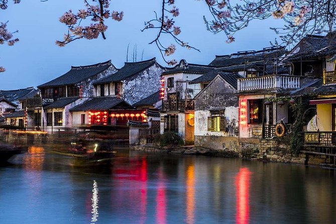 Wuzhen and Xitang Water Town Private Full Day Trip from Shanghai with Lunch and Dinner - Sunset, riverside dinner, and Xitang after dark