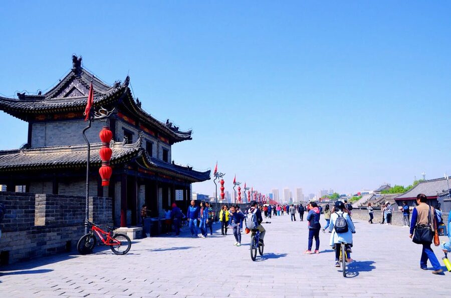 Xi'an City Wall Private Guided Tour with Cycling Option - What the guide adds to the visit