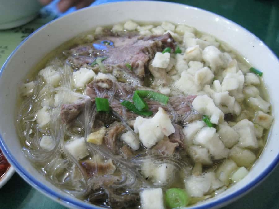 Xi'an: Gourmet & Street Food Tour - The guide’s role in making the evening work