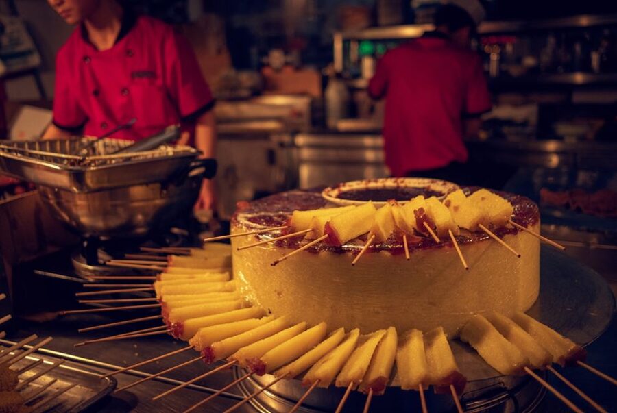 Xi'an Muslim Quarter Night Market Foodie Walking Tour - Who should book this food walk?
