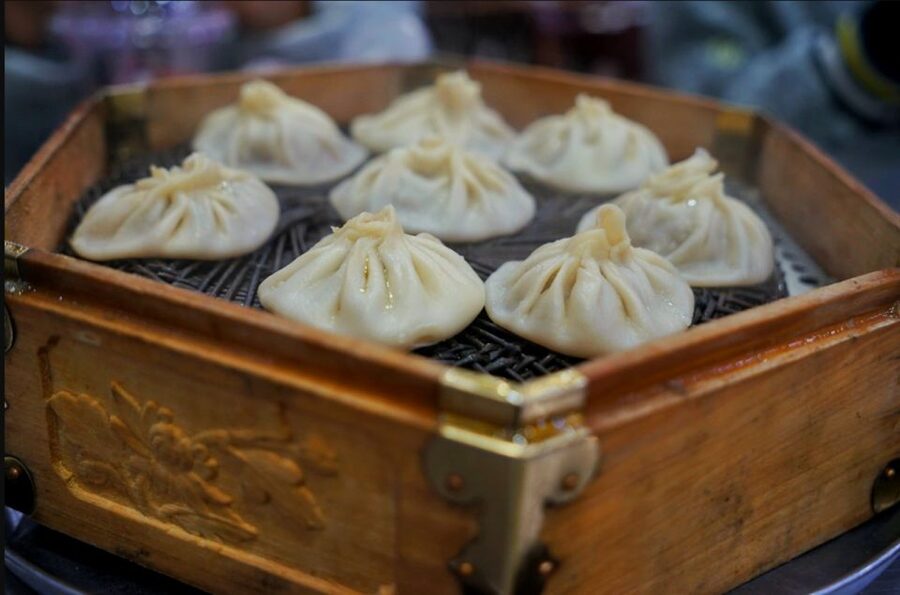 Xi'an Muslim Quarter Night Market Foodie Walking Tour - The private guide is the main value