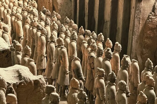 Xi’an Private Day Tour:Terracotta Army, City Wall, Pagoda&Pottery - Making a miniature warrior at the Eight Wonders Museum