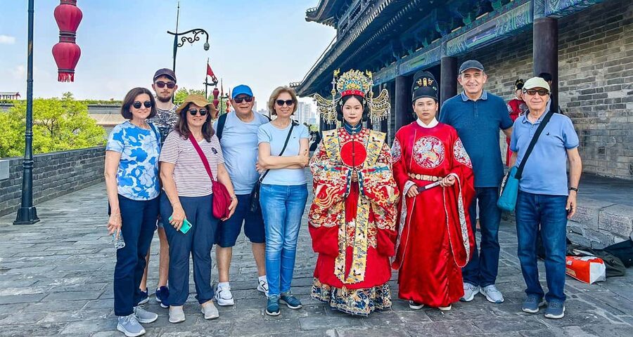 Xi'an: Terracotta Army, Lunch, City Wall, Pagoda, Bazaar - Hotel pickup and the drive to the museum