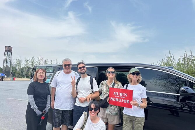 Xi'an: Terracotta Warriors All-Inclusive Bus Tour with Lunch - Lunch and the ride back to Xi’an