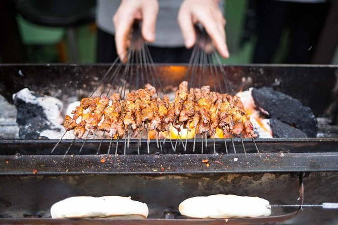 Xi'an Vegetarian Food Tour - Walking Beside Xi’an’s 14-Kilometer City Wall