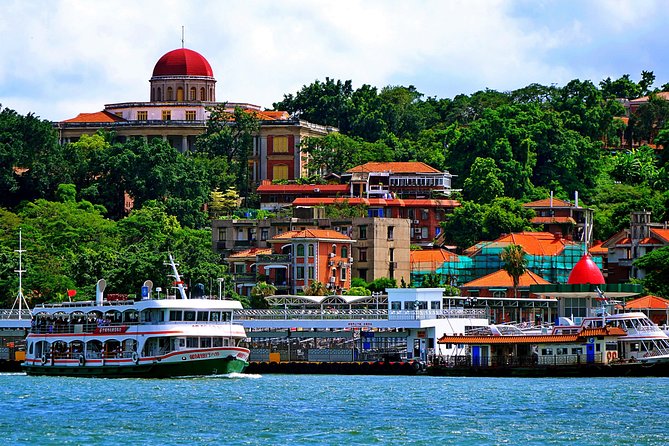 Xiamen Private English Tour Guide Service - Meeting your guide in Xiamen