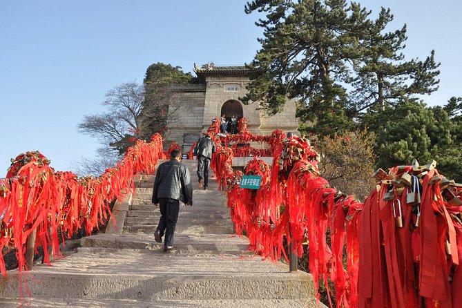 Xian Day Trip to Mt. Huashan with Round-trip Cable Car - Temples, statues, and brush-painting cliffs