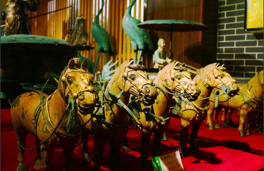 Xian Terracotta Amry& Romantic Show & Grand Tang Bright City - The Terracotta Army is the day’s essential stop