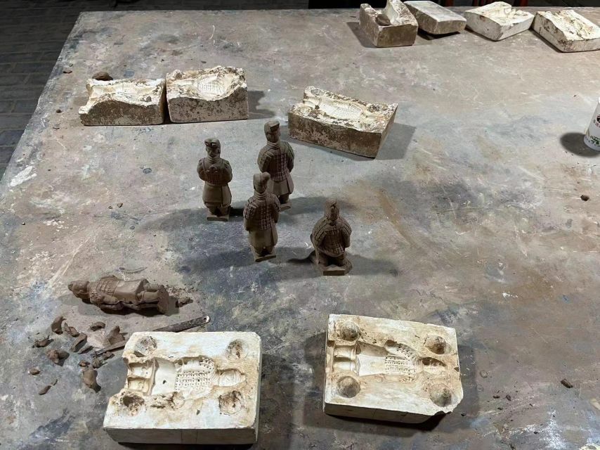 Xian: Terracotta Army Ticket & Guided Bus Tour with Options - What the guides add to the visit