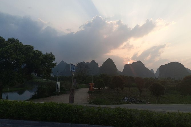 Yangshuo Classic Private Day Tour - West Street: a short lunch stop in Yangshuo