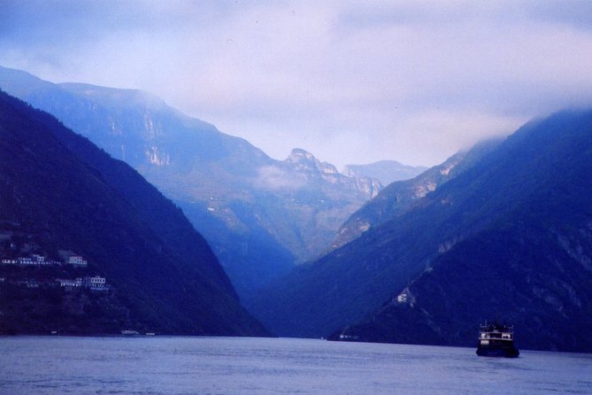 Yangtze River Cruise from Chongqing to Yichang Downstream in 4 Days 3 Nights - Why this downstream Yangtze route works well