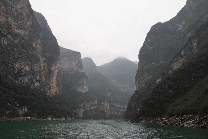 Yangtze River Cruise from Chongqing to Yichang Downstream in 4 Days 3 Nights - Meals, cabins, and life onboard