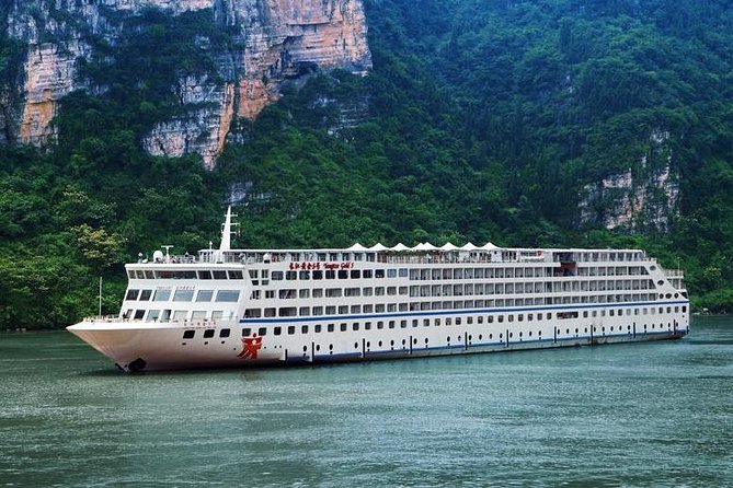 Yangtze River Cruise from Chongqing to Yichang Downstream in 4 Days 3 Nights - Day two in Fengdu: choosing between two shore visits