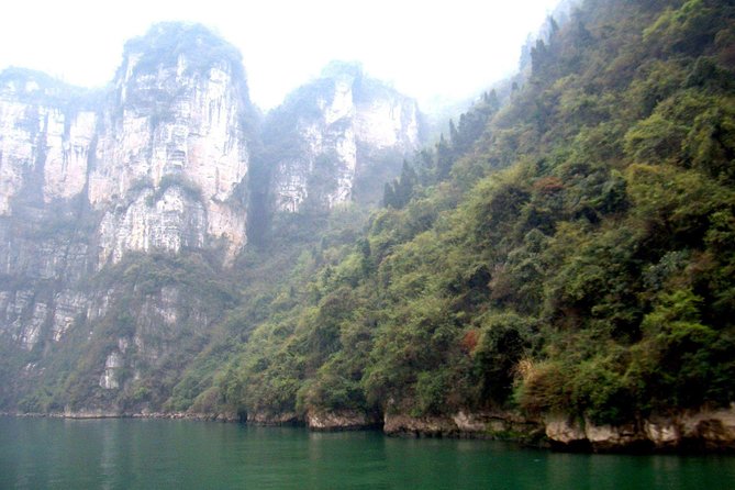Yangtze River Cruise from Yichang to Chongqing Upstream in 5 Days 4 Nights - Day 1: boarding at Maoping Wharf after 7 pm