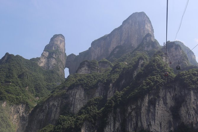 Zhangjiajie 2 days highlight tour - Six Hours at Tianmen Mountain