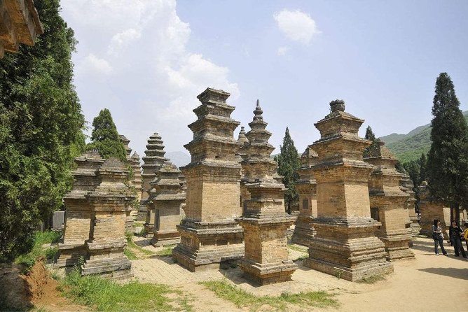 Zhengzhou Private Tour to Shaolin Temple including Kungfu Lesson and Activities - Leaving Zhengzhou by Private Vehicle