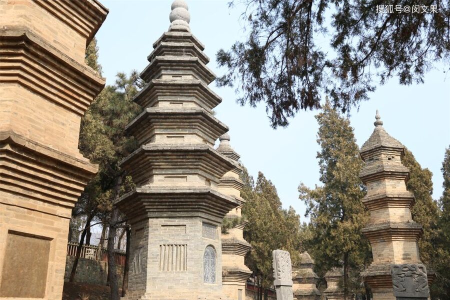 Zhengzhou: Private Tour to Shaolin Temple & Longmen Grottoes - Entering the 495 AD Shaolin Temple